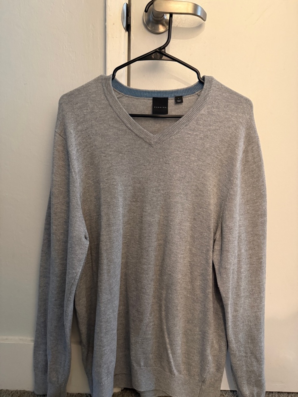 Dunning Merino Light Gray V-Neck Sweater